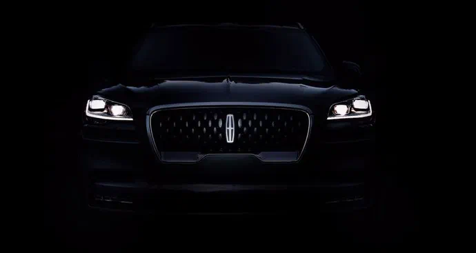 Новенький вседорожник Lincoln зазвучав по типу симфонічного оркестру (ВІДЕО)