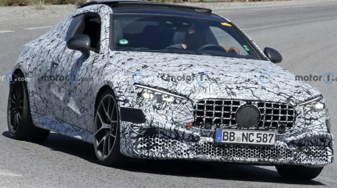 Mercedes визнала неудачу, віддавши перевагу V-подібному двигуну замість чотирициліндрового в CLE63