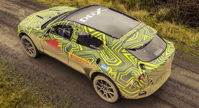 Aston Martin показав фото і відео першого кросовера