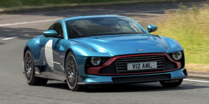 Aston Martin не поспішає прощатися з V12: легендарний двигун отримав шанс пережити ще одне десятиліття