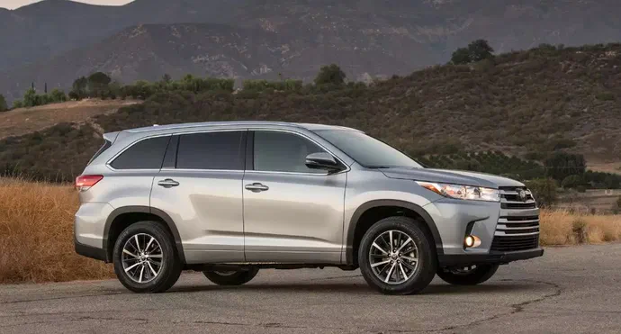 Toyota Highlander 2020 модельного року помічена на тестах