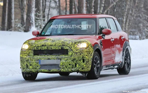 Mini Countryman в оновленому вигляді тестують на дорогах