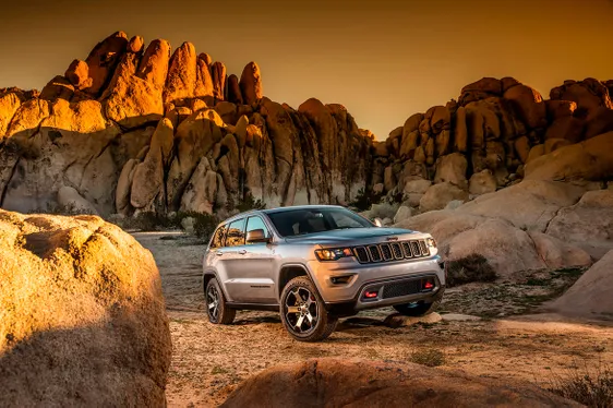 Достроково рассекречено Jeep Grand Cherokee Trailhawk