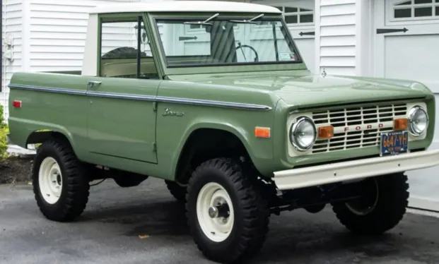 Пікап Ford Bronco 1971 року з напівкабіною: сенсація на Bring a Trailer