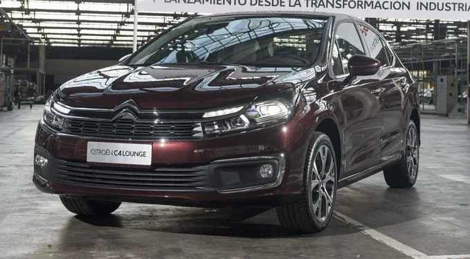 Нові оновлення для седана Citroen C4