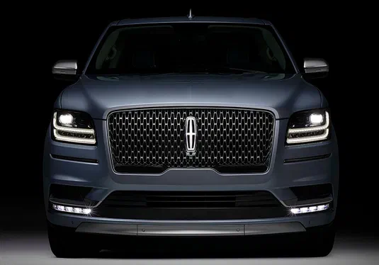 Ford впровадить у «Лінкольни» складну підсвітку логотипу