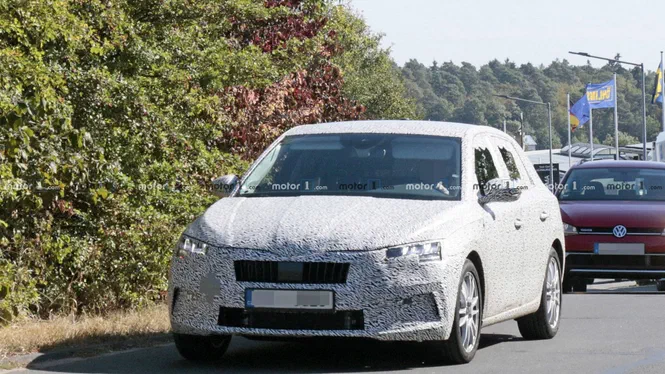 Нова Skoda Rapid визначилася з суперником