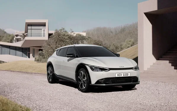 Kia EV6 – корейський кросовер з новим фірмовим дизайном