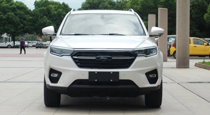 «Живі» фото кроса Zotye T600 нової генерації вже в Мережі