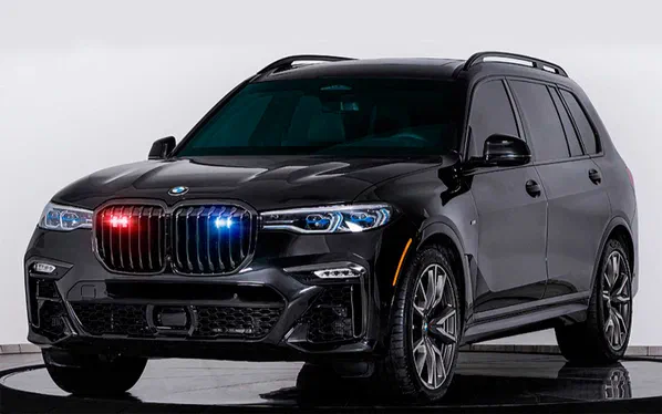 З кросовера BMW X7 зробили справжній броньовик (ВІДЕО)