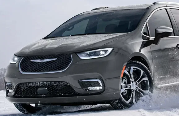 Спадкоємець Chrysler має намір викупити бренди Dodge і Chrysler у Stellantis (ВІДЕО)