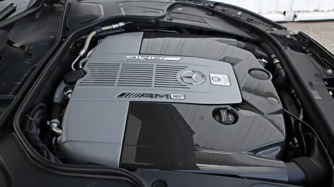Mercedes-Benz не відмовляється від V12: легендарний двигун залишиться у виробництві
