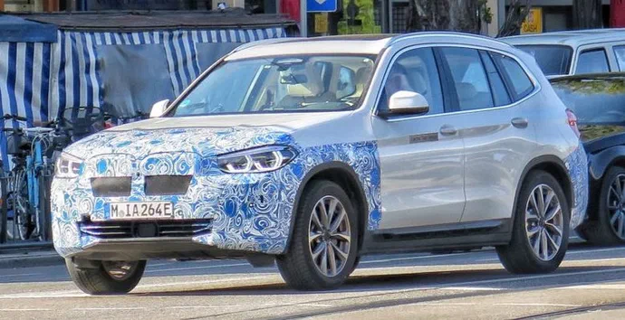 Електричному кросоверу BMW iX3 влаштували тести в Мюнхені