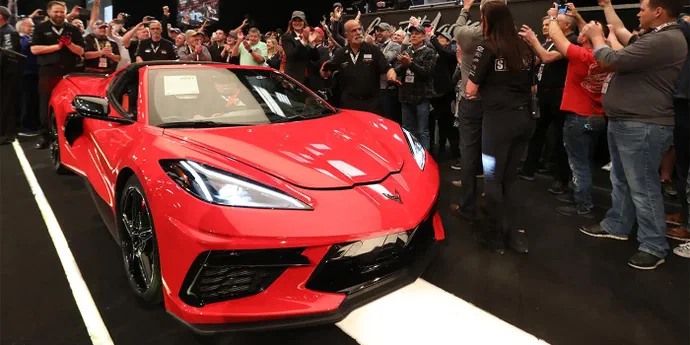 Перший середньомоторний Chevrolet Corvette змогли продати за $3 млн