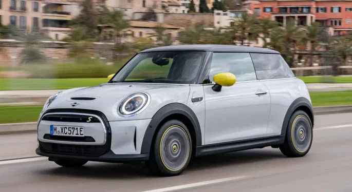 BMW відкликає 12,535 електричних Mini Cooper через несправні батареї