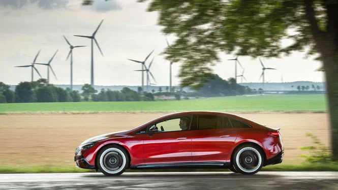 Mercedes-Benz нарощує виробничі лінії