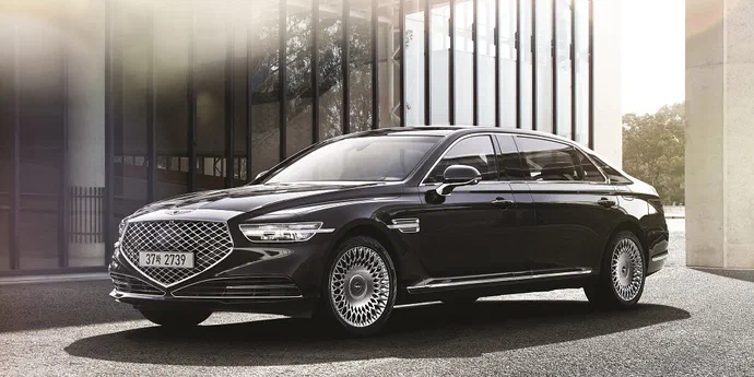 Genesis провів оновлення лімузина G90