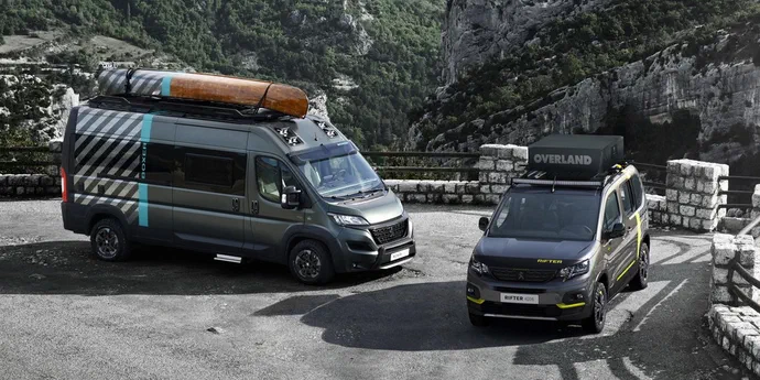 Peugeot Boxer став позашляховим кемпером з справжнім каное