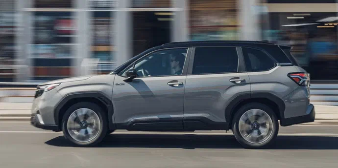 Subaru відкликає майже 70 тисяч кросоверів Forester через ризик відриву люка даху