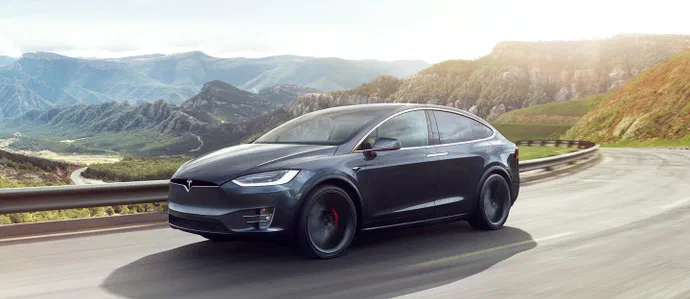 Електричний крос Tesla Model X після аварії вибухнув