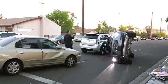 Uber більше не займається тестами безпілотних таксі через аварію