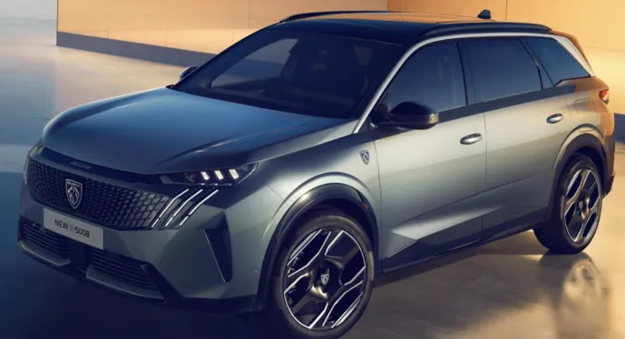 Peugeot E-5008 2025 року пропонує те, чого бракує потужній Tesla Model Y