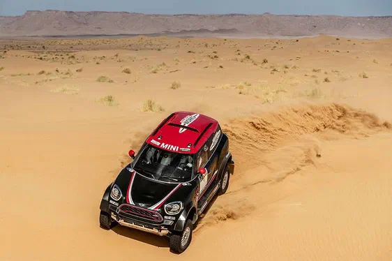 Mini зробила позашляховик на «Дакар»