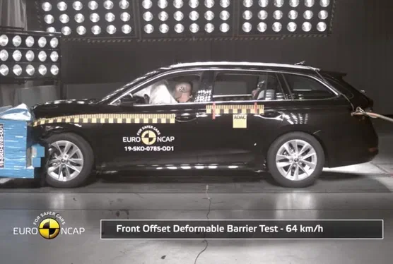 Нові Porsche Taycan, Skoda Octavia та Tesla Model X на краш-тесті показали найвищі результати (ВІДЕО)