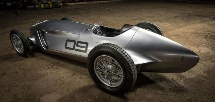 В Infiniti продемонстрували гоночний ретромобіль з електродвигуном від Leaf