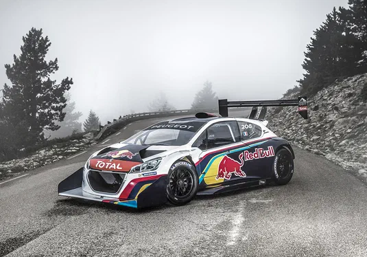 Себастьєн Леб отримав у подарунок від Peugeot 875-сильний автомобіль