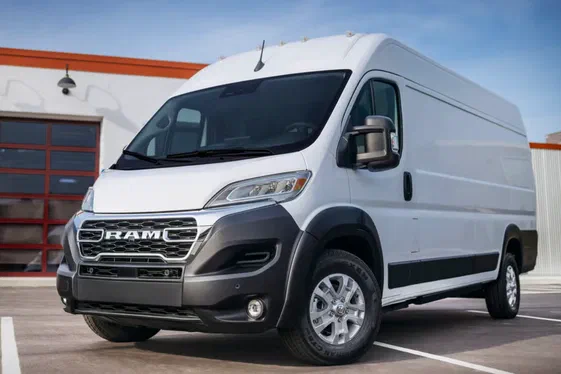 2025 Ram ProMaster EV: розширення лінійки та зниження базової ціни на понад 20 тисяч доларів