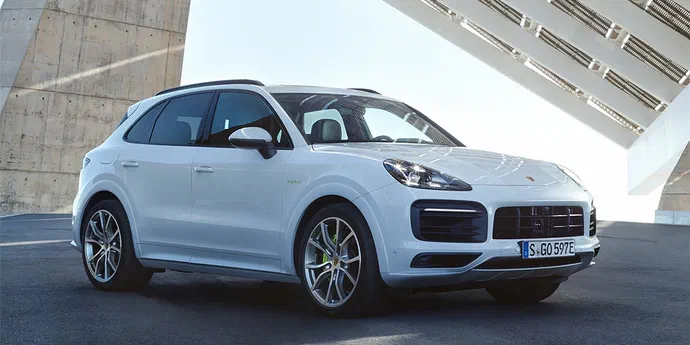 З новенького Porsche Cayenne зробили гібрид