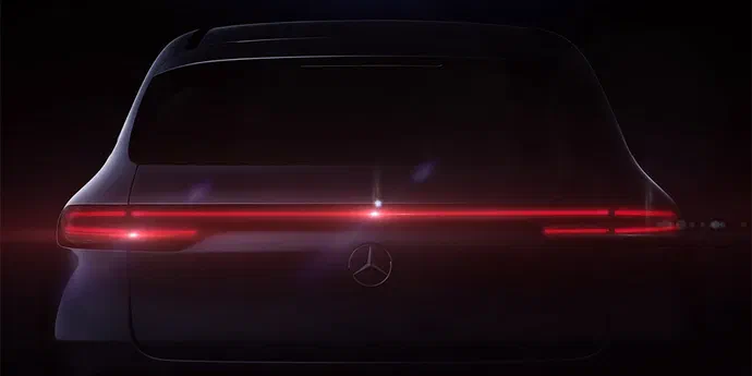 Mercedes-Benz демонструє електричний SUV (ВІДЕО)