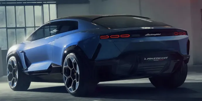 Lamborghini переносить випуск свого першого електрокара на рік
