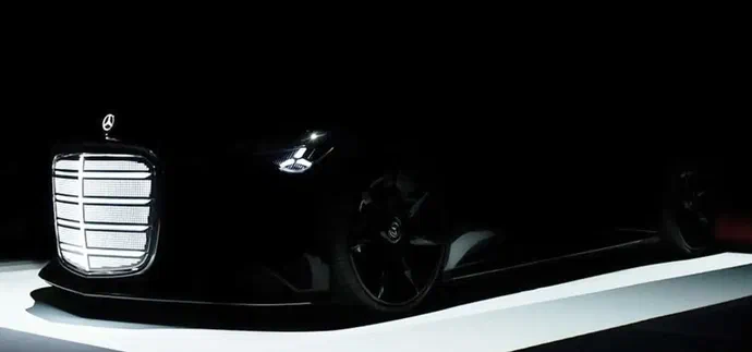 Mercedes показав підсвічену решітку майбутнього: натяк на новий електроседан