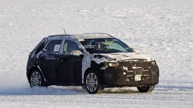 Новенький кросовер Kia Stonic вперше потрапив на випробування