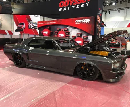 Класичний Mustang, що має мотор від Ferrari, дебютував на виставці SEMA