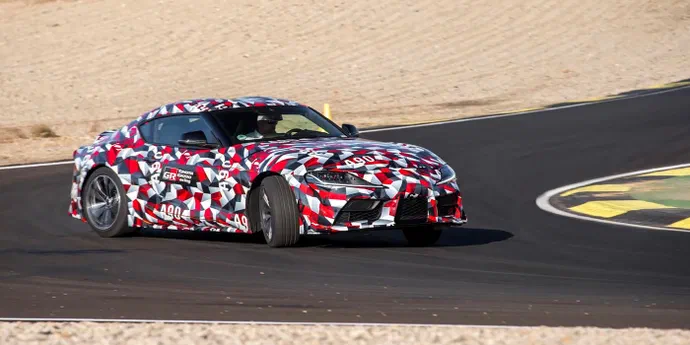 Відроджена Toyota Supra отримала терміни появи