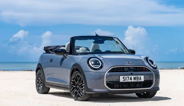 Mini Cooper Convertible 2025: насолода без зайвих клопотів