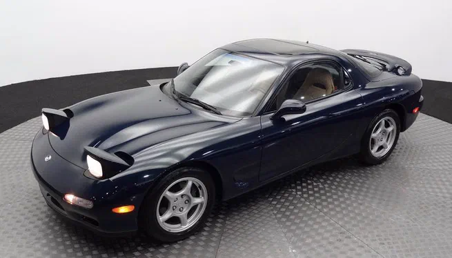 Купе Mazda RX-7 1994 року продають за $100 000