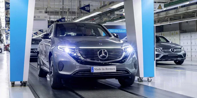 Mercedes зайнявся виробництвом 1-го кросовера на електриці (ВІДЕО)