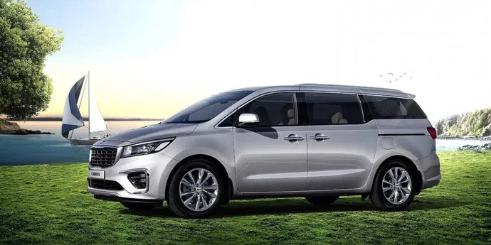 Kia провела оновлення мінівену Carnival