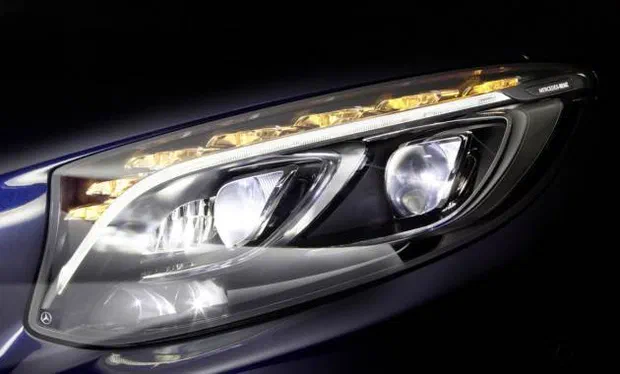 Mercedes-Benz презентував інноваційний світлодіод у фарах