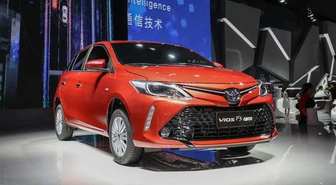 Toyota розповіла про ще один компактний хетчбек