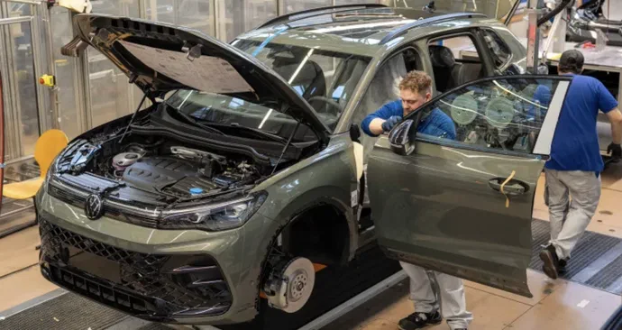 Volkswagen готує масштабну перебудову: до 100 тисяч скорочень, удвічі менше моделей і ставка на китайські авто