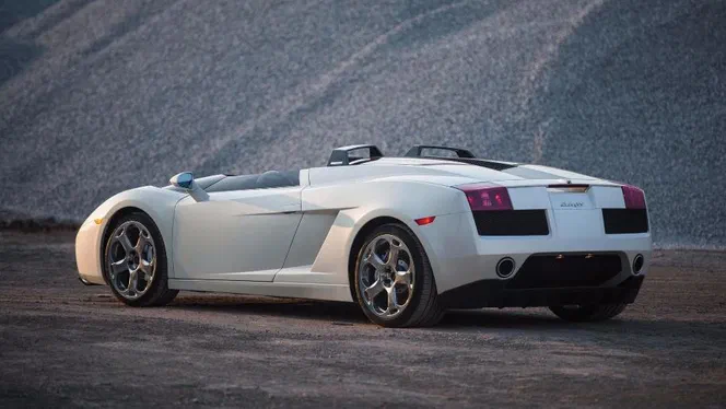 Lamborghini, позбавлений даху з лобовим склом, придбали за $1,3 млн