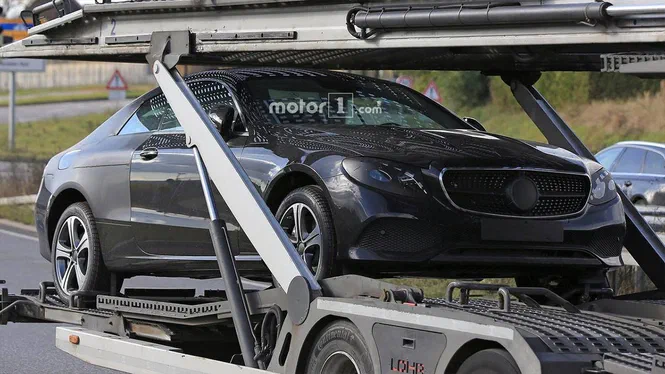 Оголошена прем'єрна дата новітнього купе Mercedes E-Class
