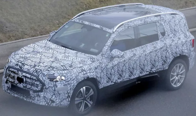 2026 Mercedes GLB помічено під час випробувань
