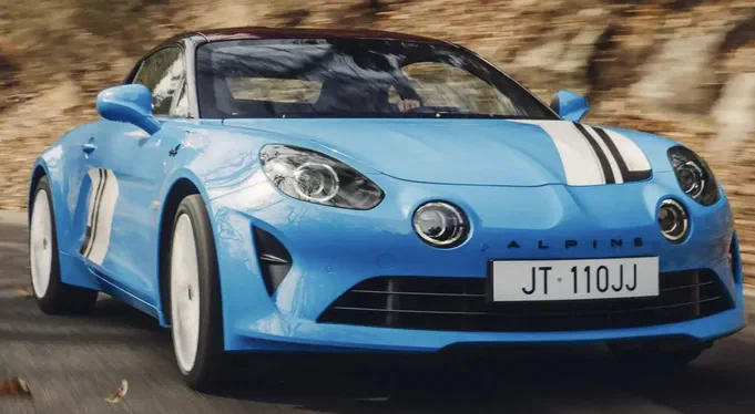 Alpine готується попрощатися з бензиновим A110: спорткар отримає електричну заміну