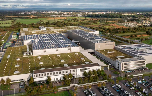 Новий завод Mercedes переробляє 96% матеріалів з акумуляторів